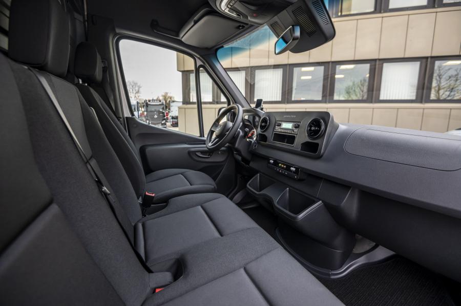Интерьер Mercedes-Benz eSprinter 2018 года  (WW) (фото 44 из 45)